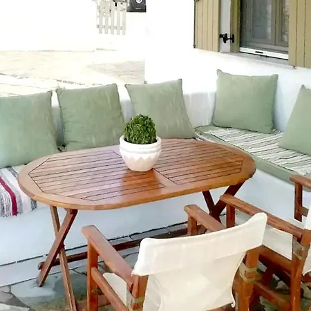 Cheerful 2 Bedroom With Pool. Villa Parikia (Paros)