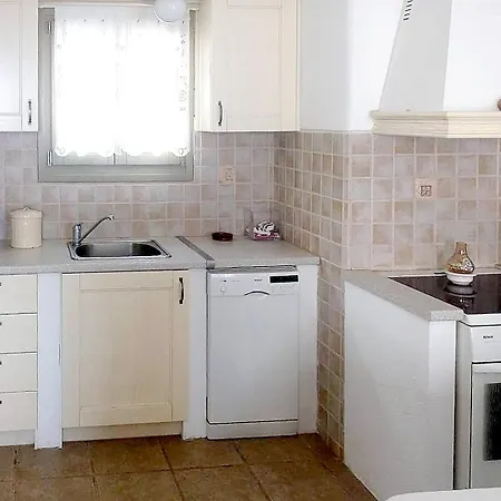 Cheerful 2 Bedroom With Pool. *